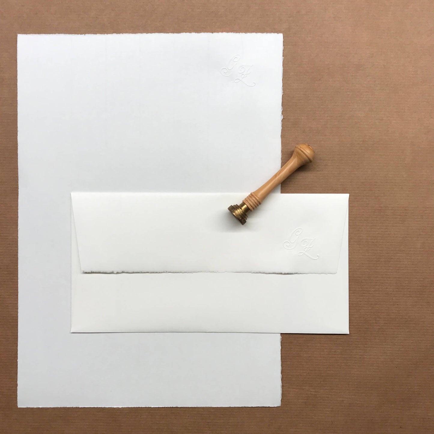 Zerkall Bütten-Briefpapier mit Monogrammprägung