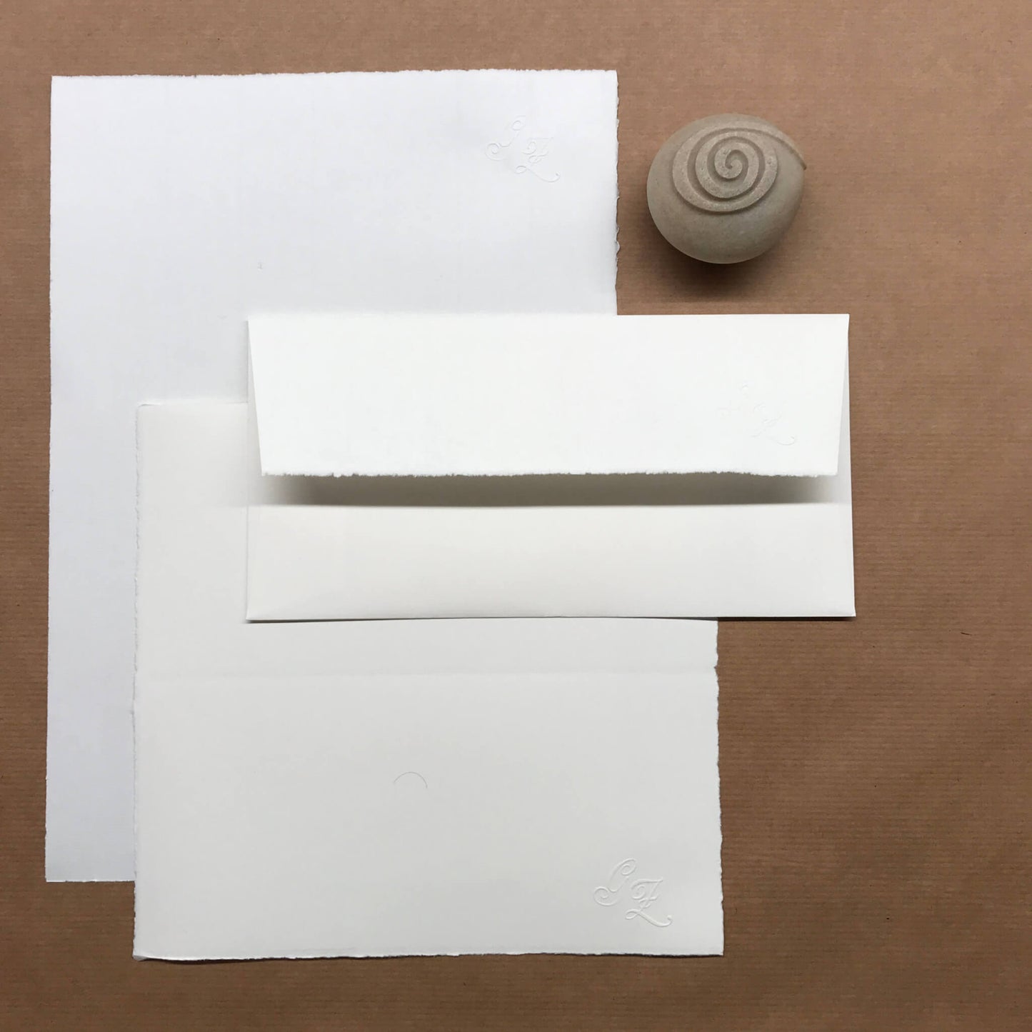 Zerkall Bütten-Briefpapier mit Monogrammprägung