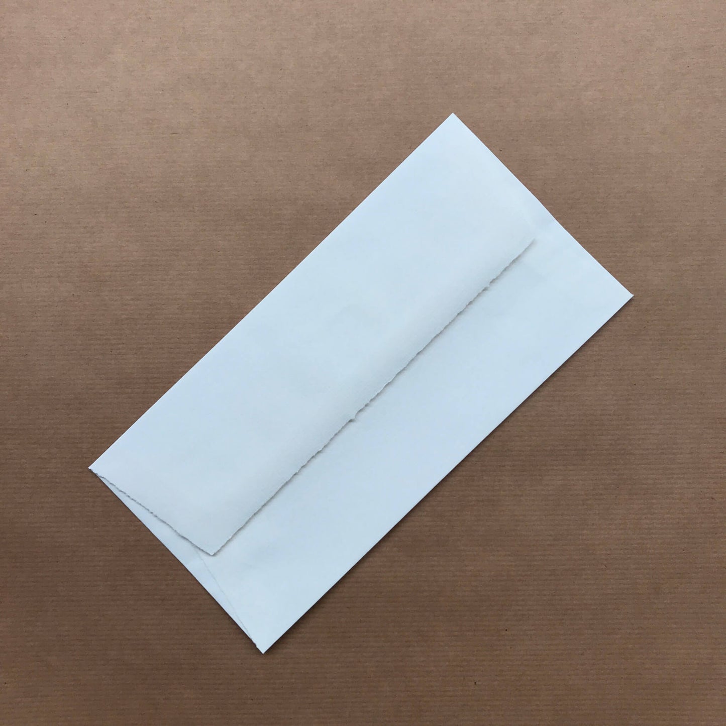 Tschechisches Büttenpapier ohne Prägung