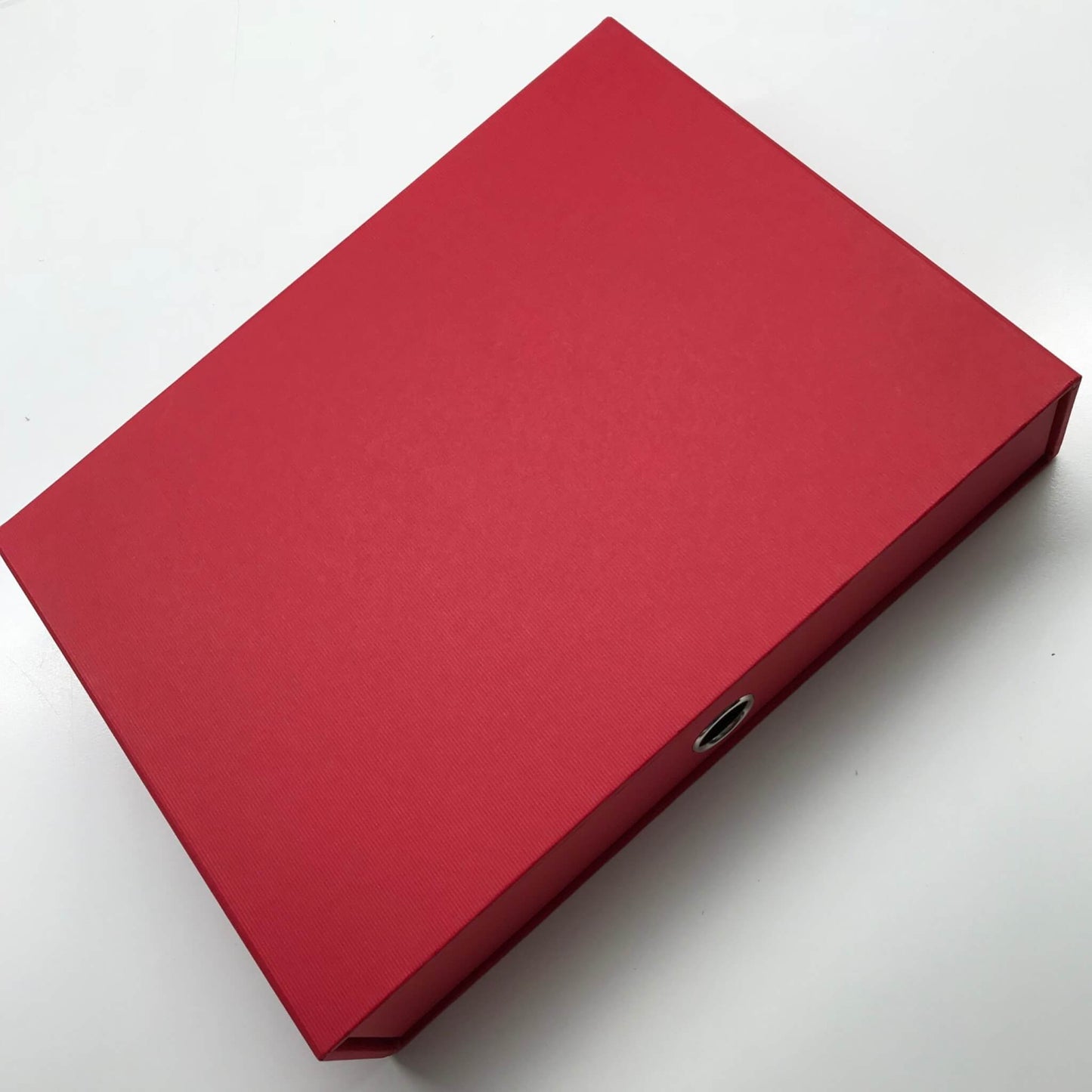 Schubladenbox mit Griffloch